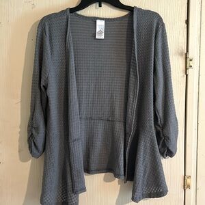 Time & Tru 3/4 Sleeve Sweater in Grey Size Medium (8-10)